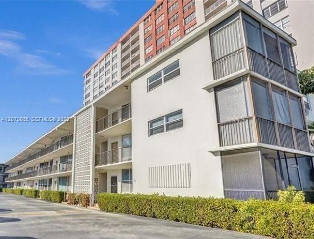 3177 S Ocean Dr, Unit 321, Hallandale Beach, FL 33009 Photo