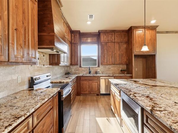 265 Delatorre Street, Trenton, TX 75490