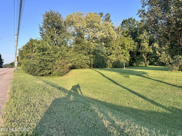 S Charles G Seivers Blvd, Clinton, TN 37716