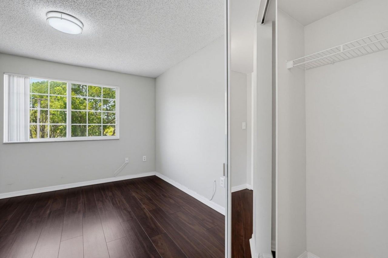 400 Crestwood Court N, Unit 417, Royal Palm Beach, FL 33411 Photo