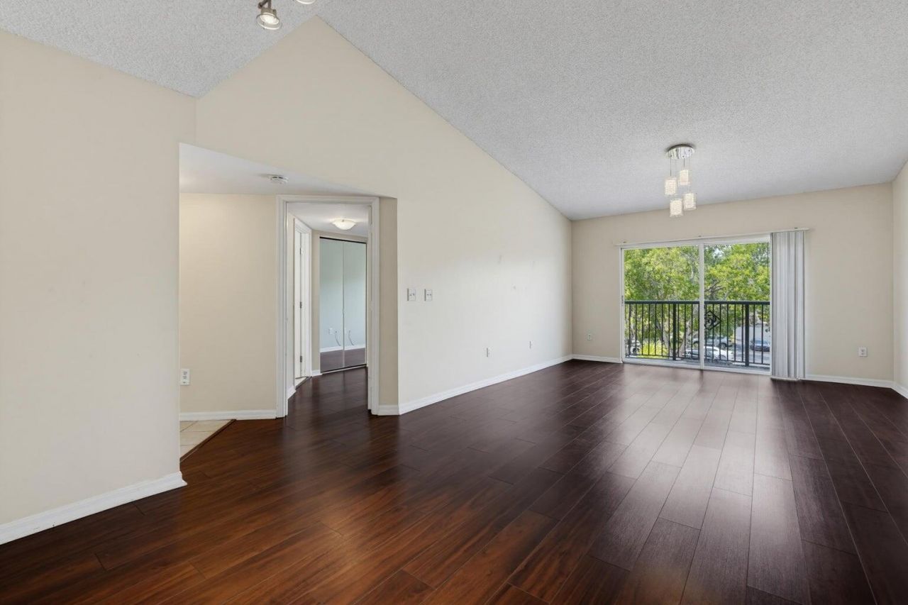 400 Crestwood Court N, Unit 417, Royal Palm Beach, FL 33411 Photo