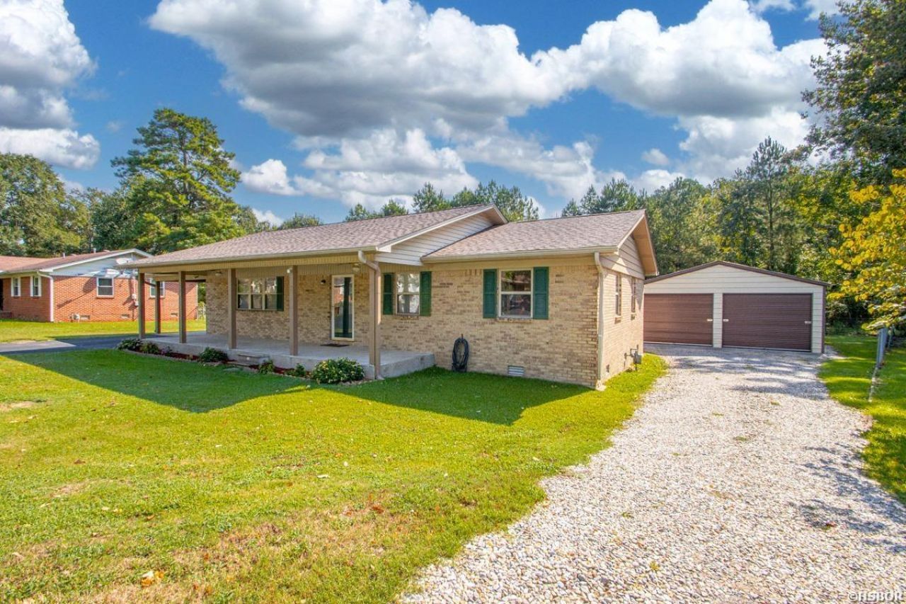 1313 BAYER Street Malvern, AR 72104