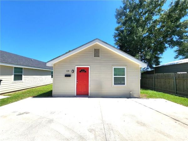 118 TREUIL Lane , Belle Chasse, LA 70037