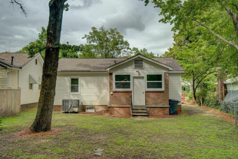 4527 Holly Street Photo 11