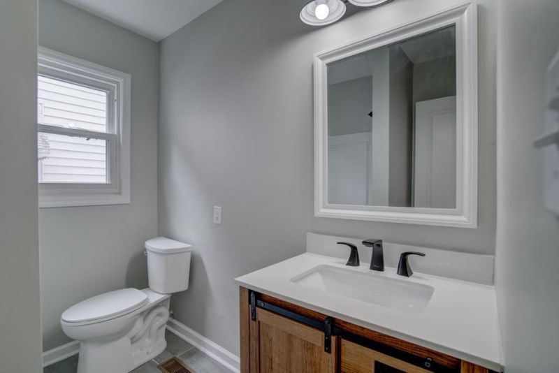 4527 Holly Street Photo 4