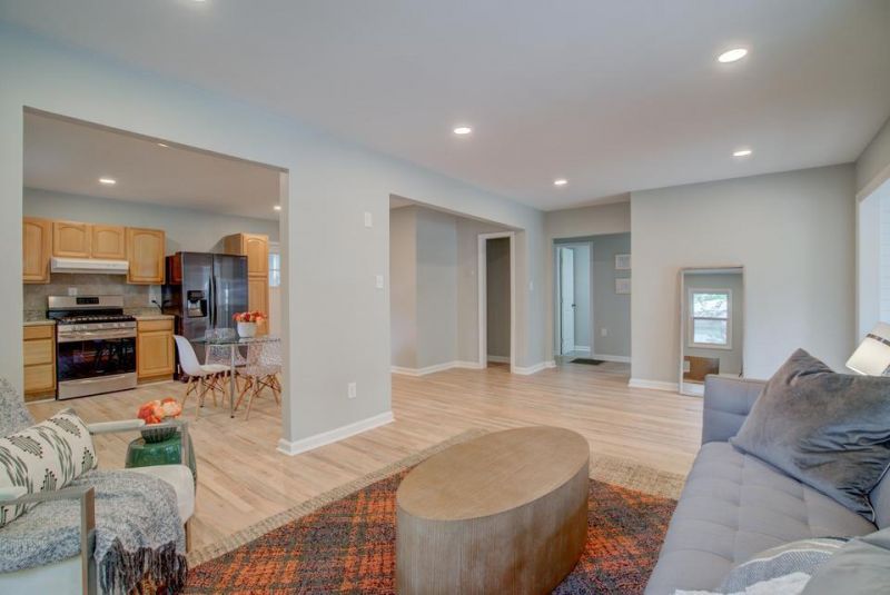 4527 Holly Street Photo 8