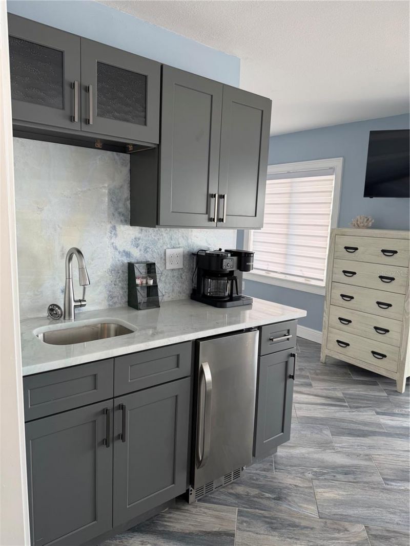 887 S Gulfview Boulevard, Clearwater Beach, FL 33767 Photo