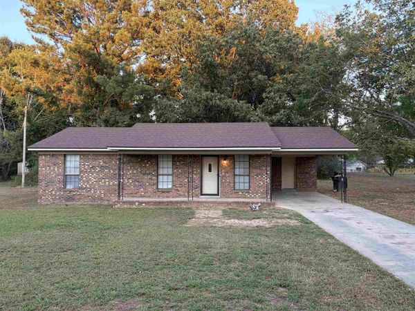213 LINDA VISTA DR, Bolivar, TN 38008