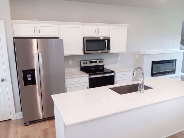 15215 Deerview Drive, Urbandale, IA 50323
