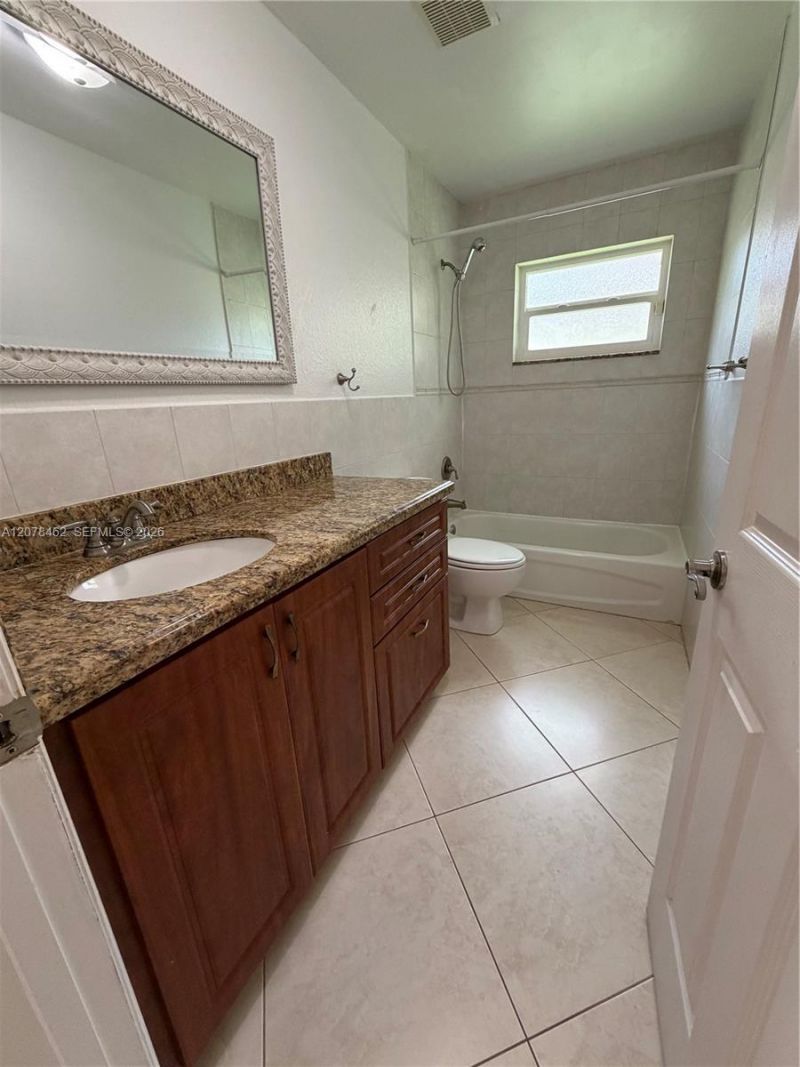 250 NE 87th St , El Portal, FL 33138 Photo