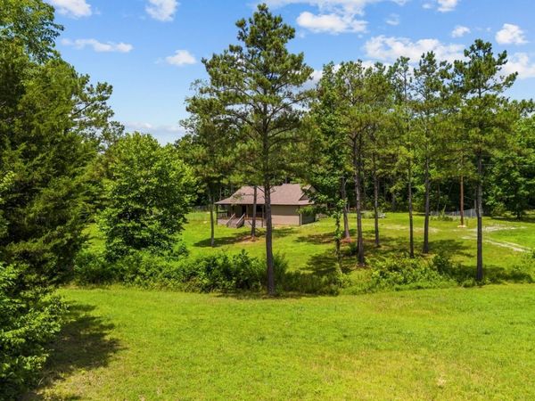 351 Katelyn Dr , Holladay, TN 38341
