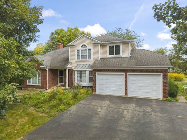 730 Cambridge Place , Sycamore, IL 60178