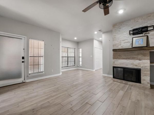 2730 Silver Creek Drive, Unit 128, Arlington, TX 76006
