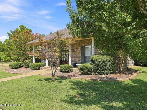 201 Eastside Lane, Brandon, MS 39047