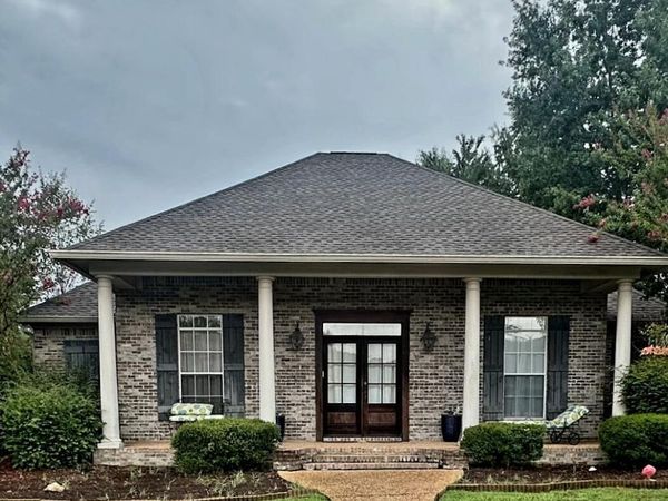 201 Eastside Lane, Brandon, MS 39047