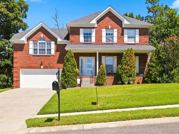 102 Bartlett Ln , Hendersonville, TN 37075