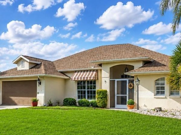 35 BUNKER CIRCLE , ROTONDA WEST, FL 33947