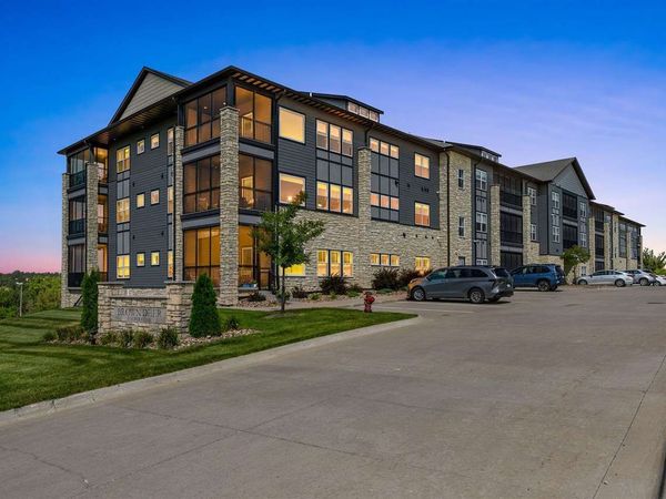 1920 Country Club Drive, Unit 108, Coralville, IA 52241