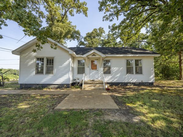 340 OAK ST, Savannah, TN 38372