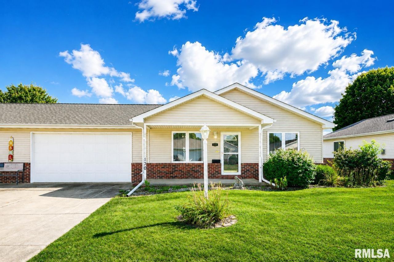 130 Easy Street, Washington, IL 61571 Main Photo