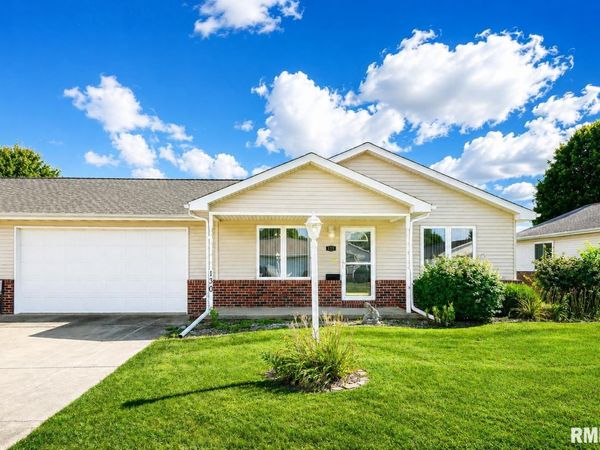 130 EASY Street, Washington, IL 61571
