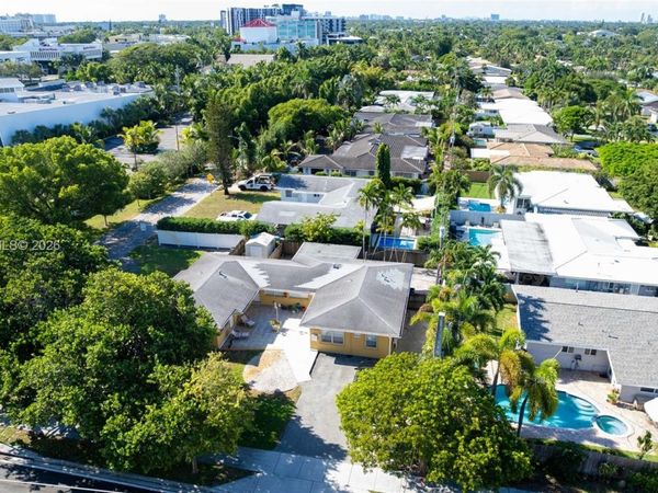1980 NE 38th St , Unit 3, Oakland Park, FL 33308