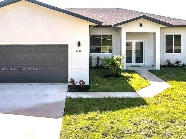 1036 CAPETOWN , Lehigh Acres, FL 33974