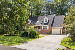 1831 Houghton Drive photo 4