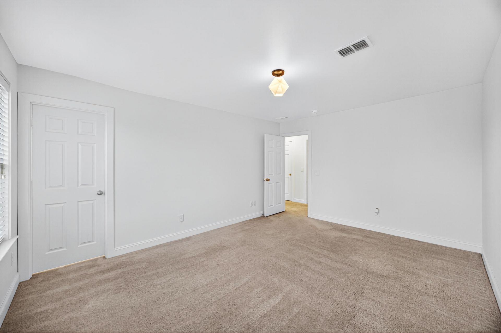 3306 Hartwell Street Photo 37