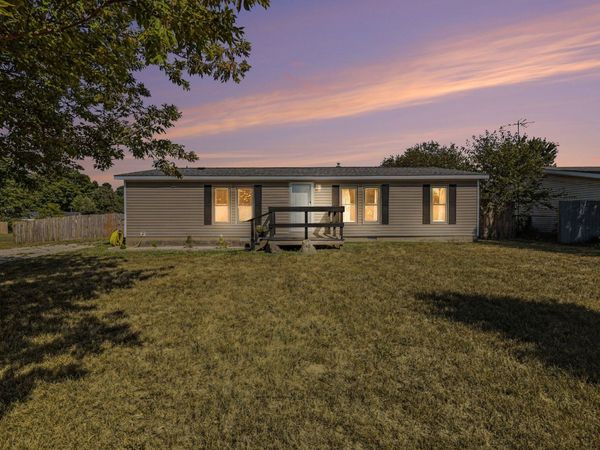 611 Locust Street, Howard City, MI 49329