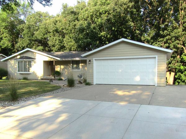 1409 Oak Drive, Montevideo, MN 56265