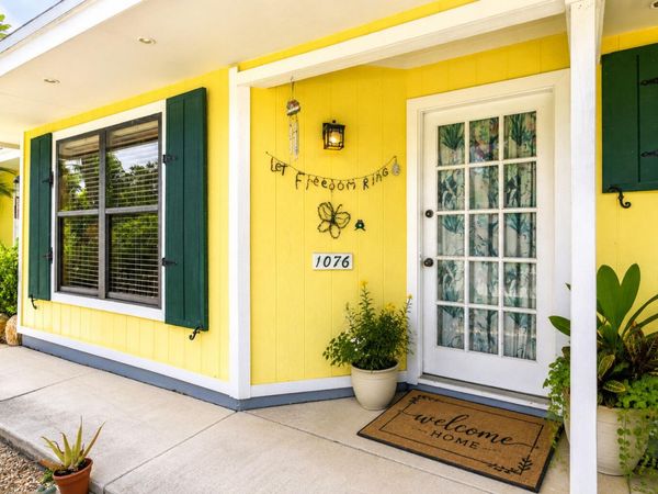 1076 NE BANYAN TREE Drive, Jensen Beach, FL 34957