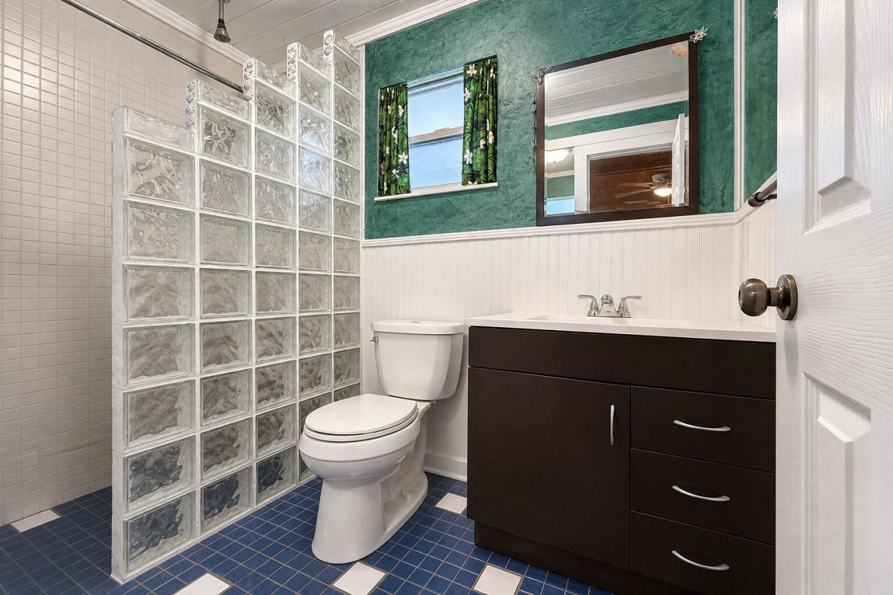 1076 NE Banyan Tree Drive, Jensen Beach, FL 34957 Photo