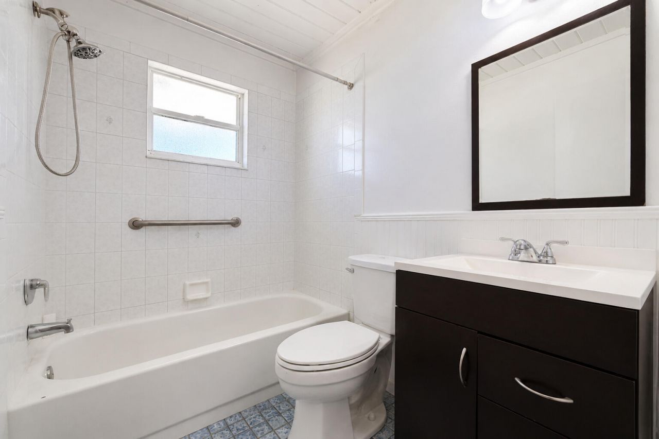1076 NE Banyan Tree Drive, Jensen Beach, FL 34957 Photo