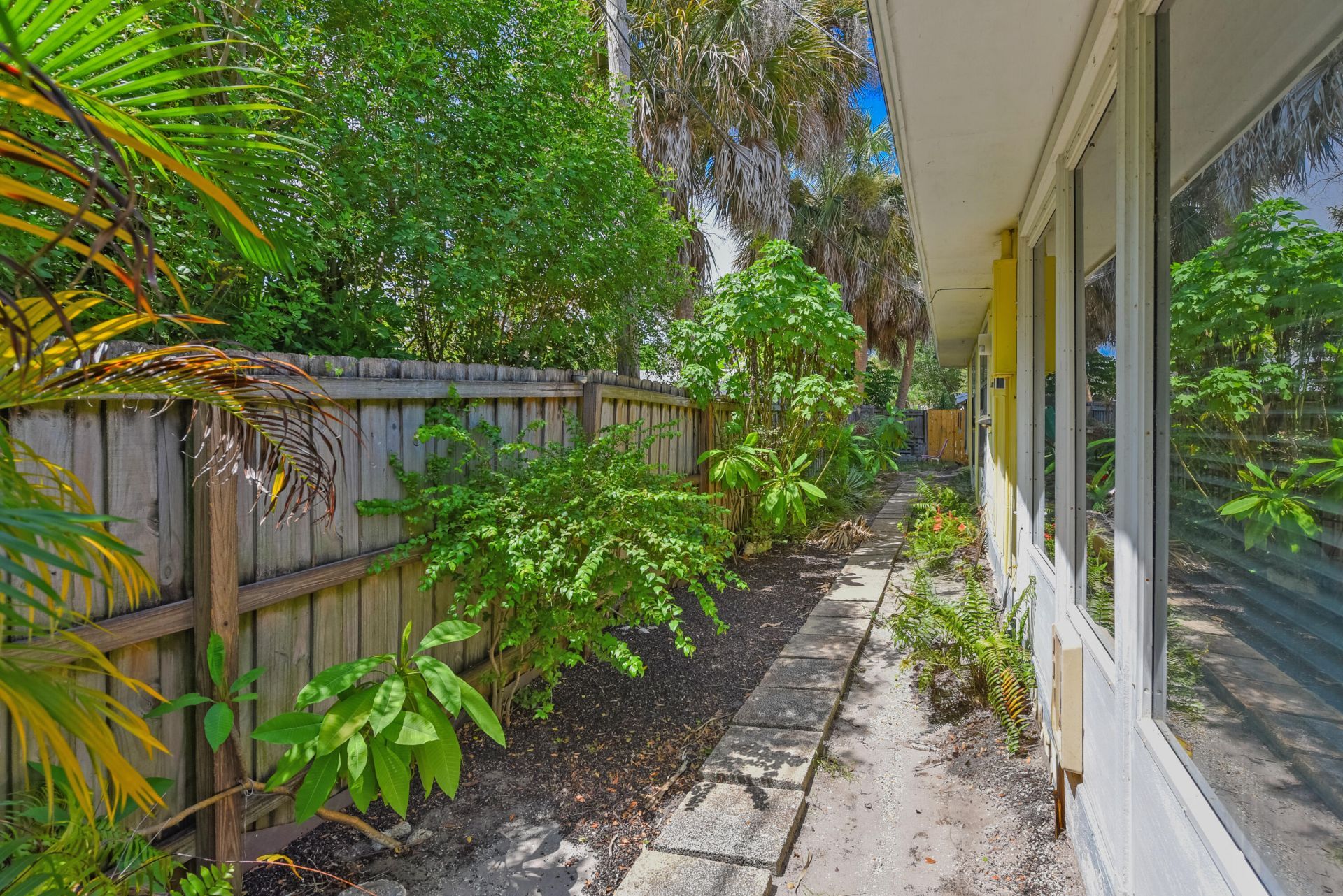 1076 NE Banyan Tree Drive, Jensen Beach, FL 34957 Photo