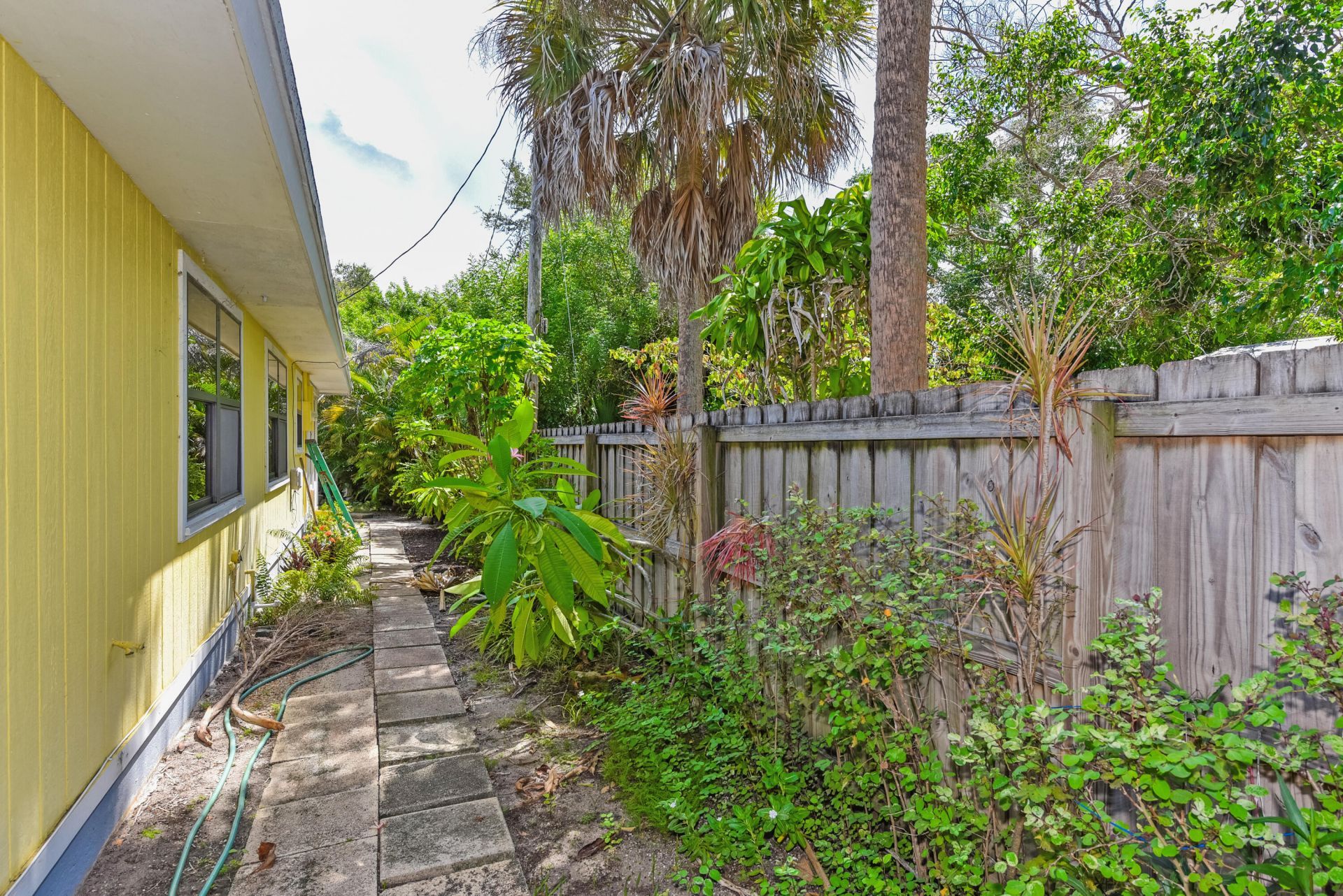 1076 NE Banyan Tree Drive, Jensen Beach, FL 34957 Photo