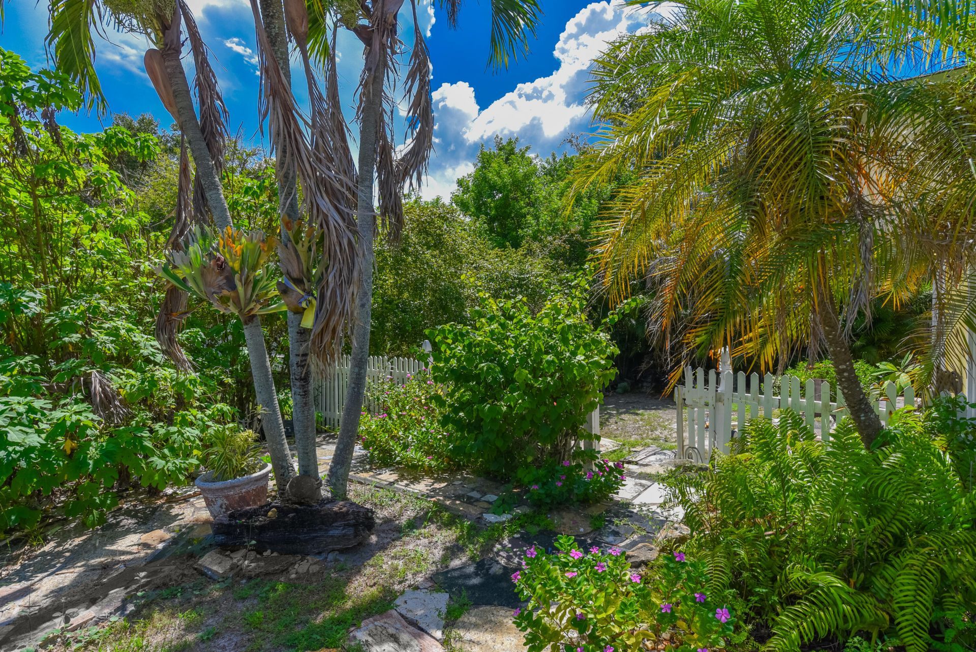 1076 NE Banyan Tree Drive, Jensen Beach, FL 34957 Photo