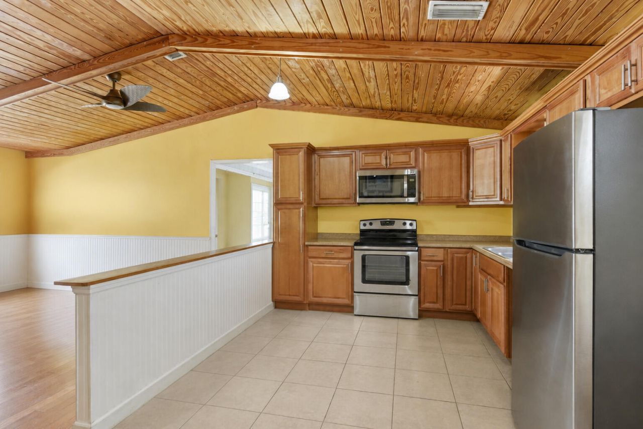 1076 NE Banyan Tree Drive, Jensen Beach, FL 34957 Photo