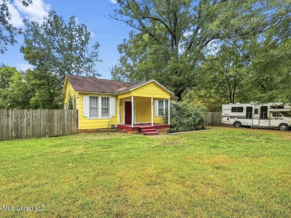 200 Stokes Robertson Road, Jackson, MS 39212