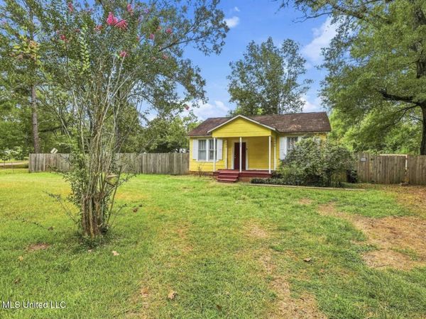200 Stokes Robertson Road, Jackson, MS 39212
