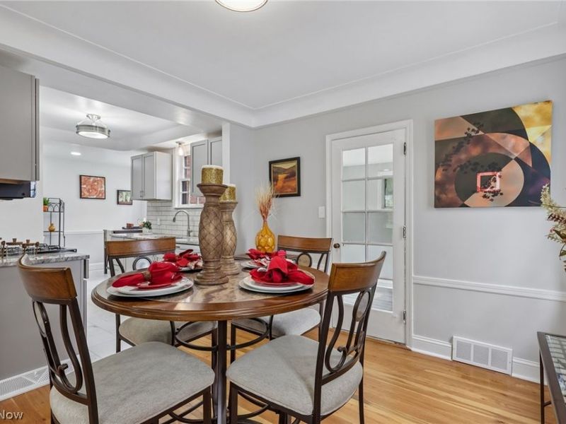 3698 Strandhill Road, Shaker Heights, OH 44122 Photo 10