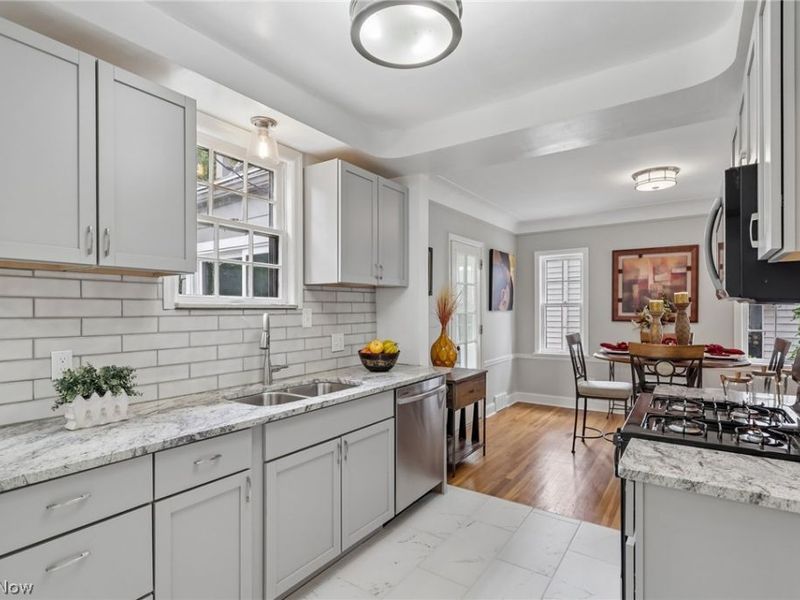 3698 Strandhill Road, Shaker Heights, OH 44122 Photo 14