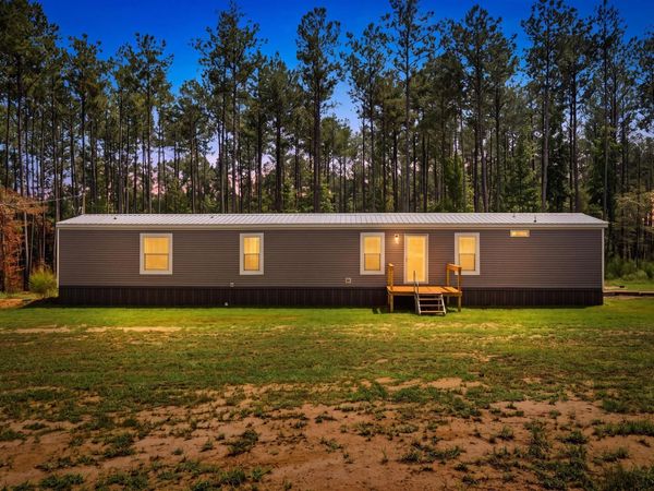 15 Dykes Chapel Rd., Richton, MS 39476