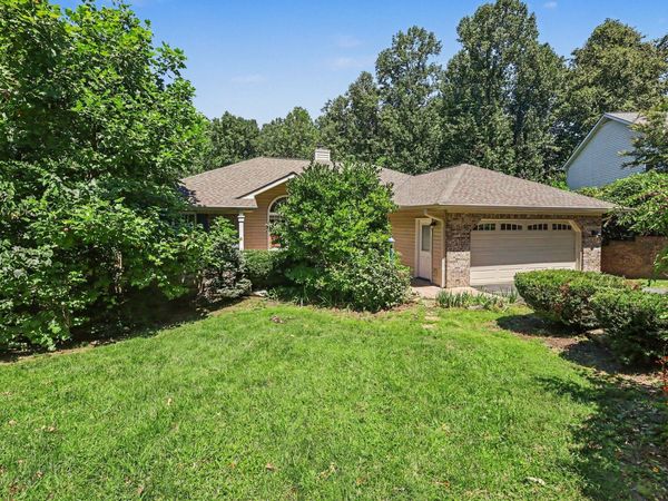 433 Kelly Way , Bellefontaine, OH 43311