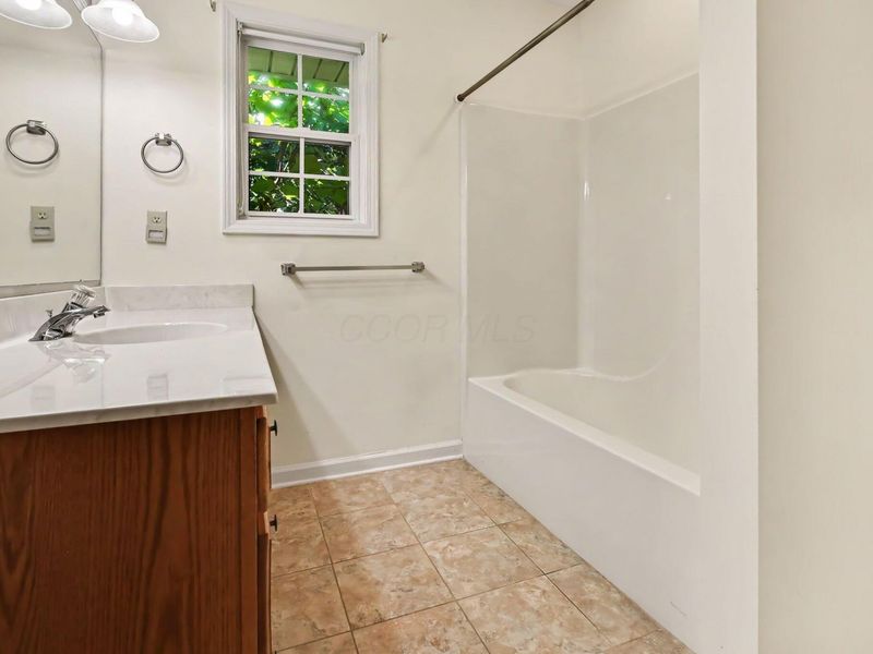 433 Kelly Way, Bellefontaine, OH 43311 Photo 12