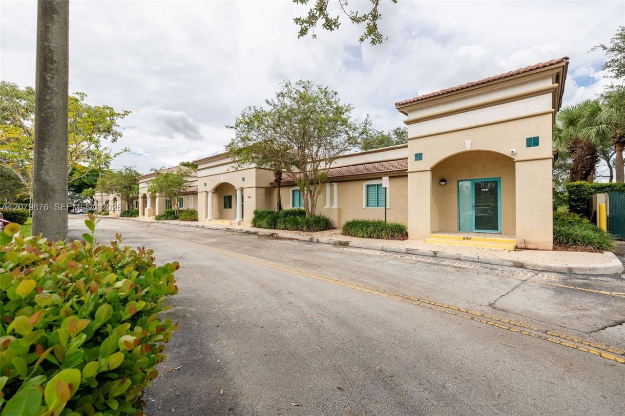 2665 Executive Park Dr, Weston, FL 33331 Photo