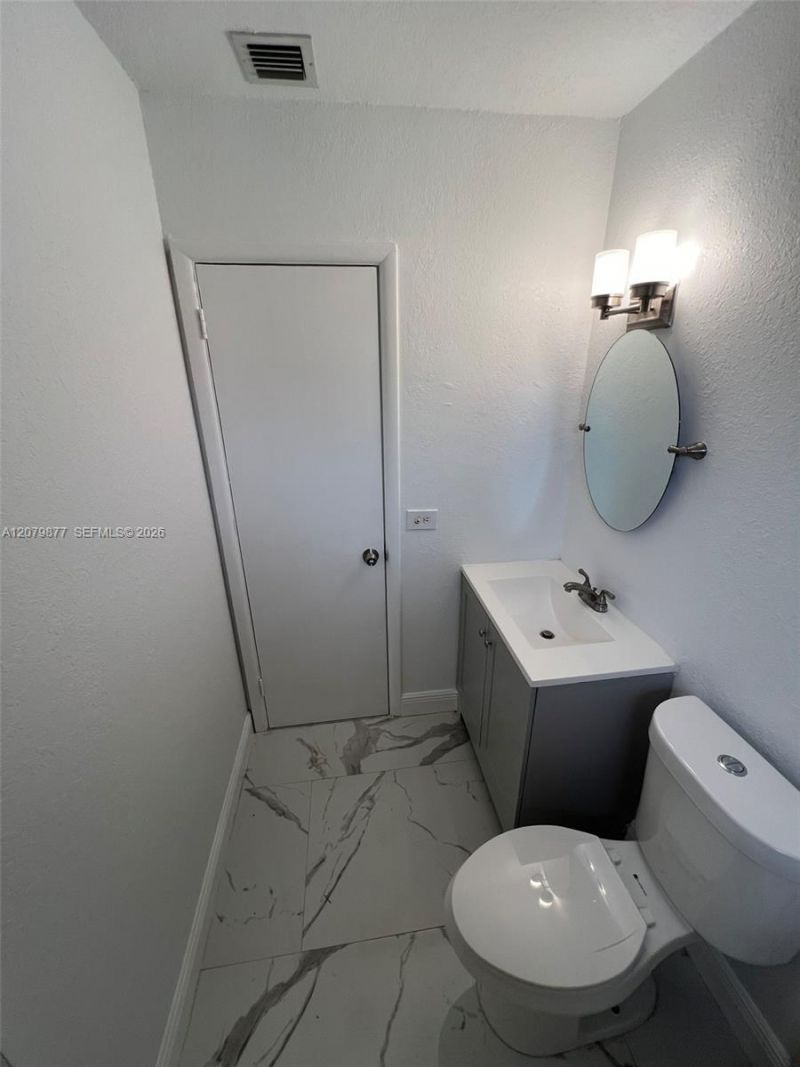 4421 NW 33rd St , Lauderdale Lakes, FL 33319 Photo