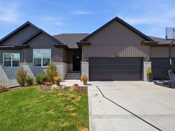 518 Cherokee Court , Rogersville, MO 65742