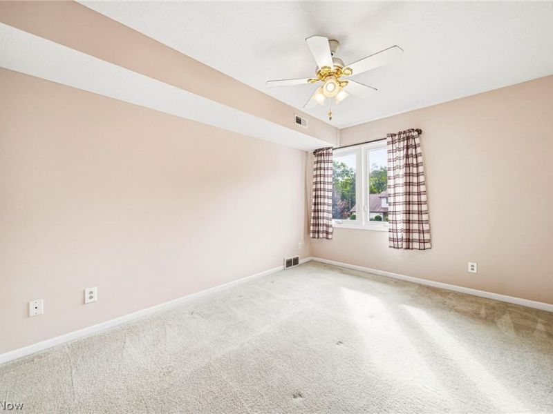 7270 Village Drive, Concord Township, OH 44060 Photo 18