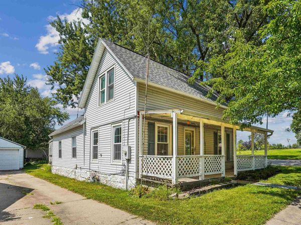 927 NW 2nd Street, Waverly, IA 50677
